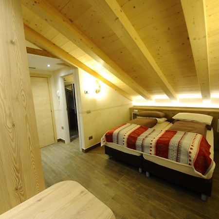 Alpen Flower By Livigno Accomodation Exterior photo